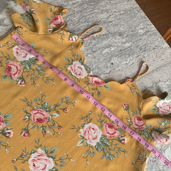 Monteau Rode Detailed Cold Shoulder Top - Picture 8 of 8